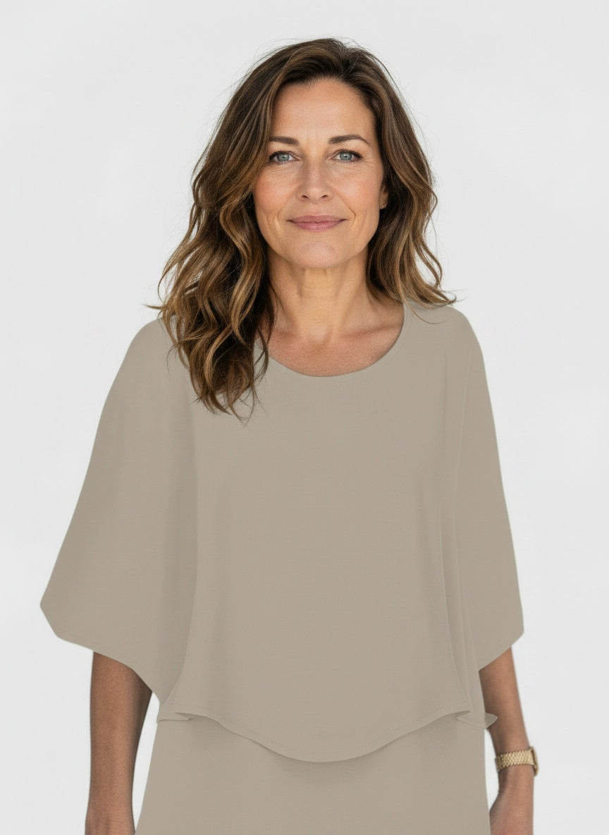 Close-up of the model wearing Maureen – Twee-delig zomeroutfit voor dames