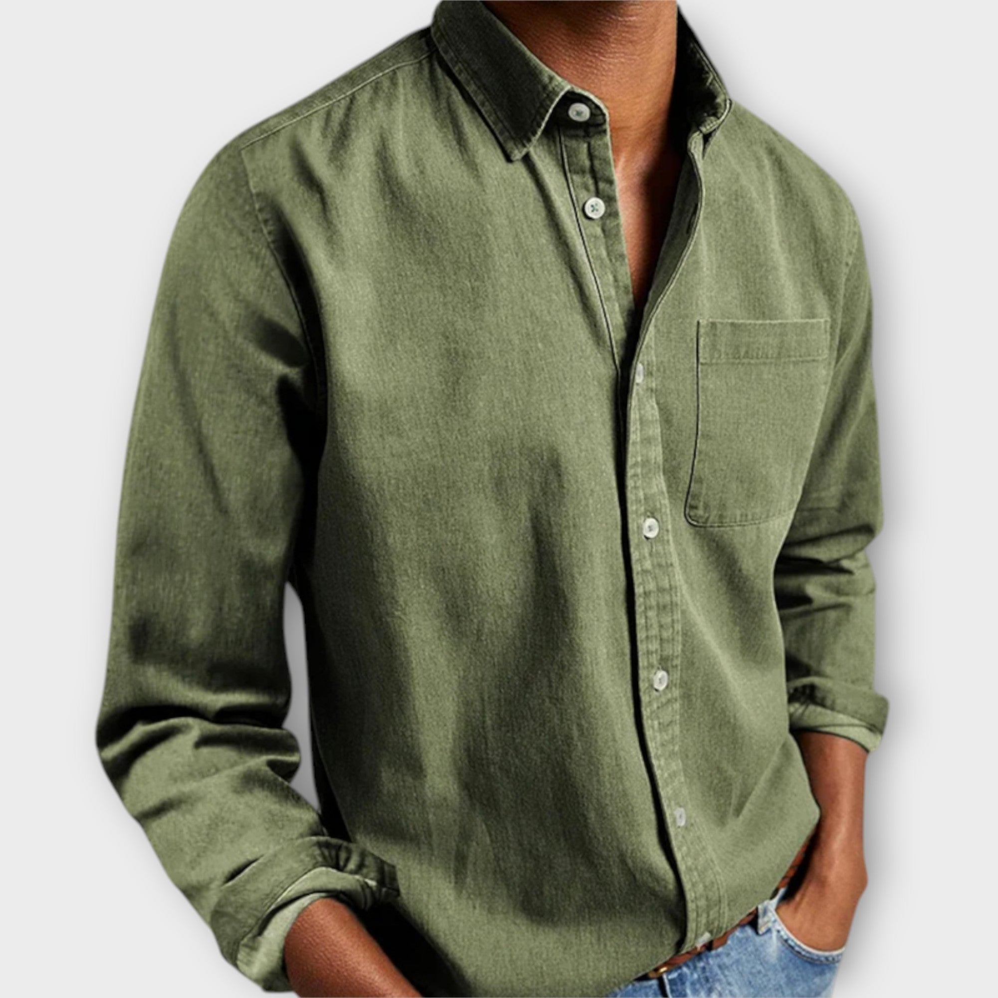 Chemise homme à col classique et poche poitrine 10