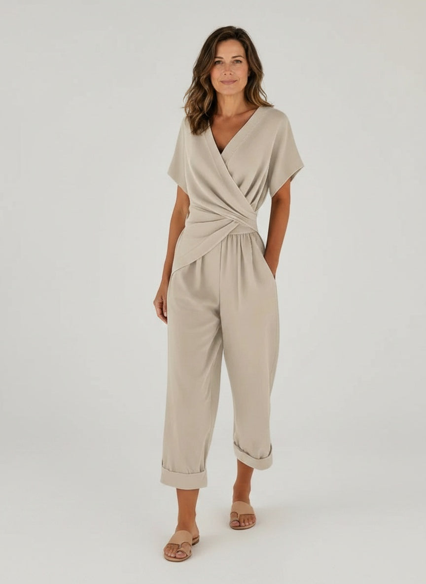 Full body view of the model wearing Twee-delig zomeroutfit voor dames