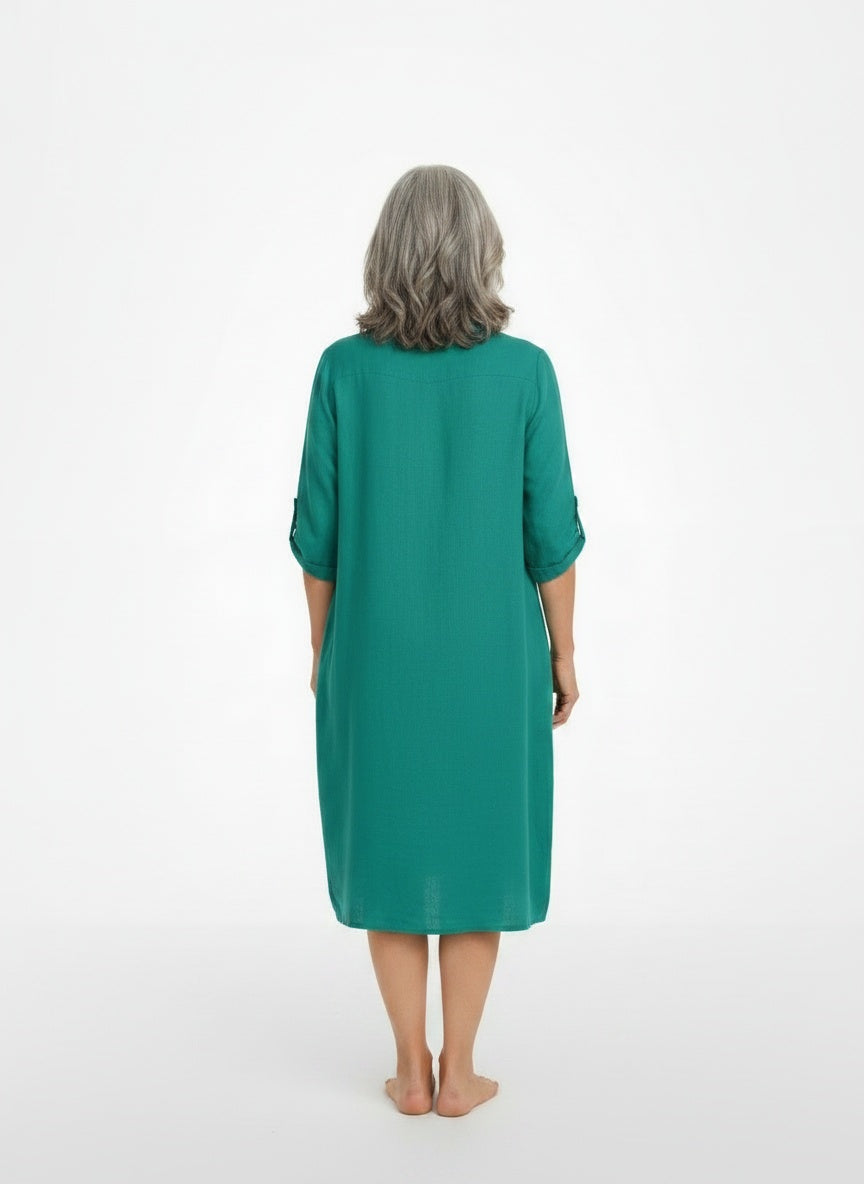 Back pose of the model wearing Midi-jurk met V-hals en driekwartmouwen voor vrouwen