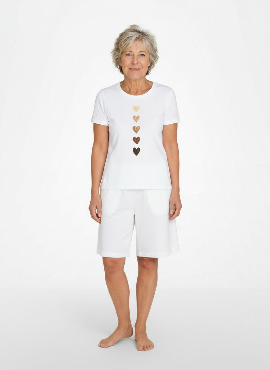Full body view of the model wearing Witte zomer t-shirt met korte mouwen voor dames
