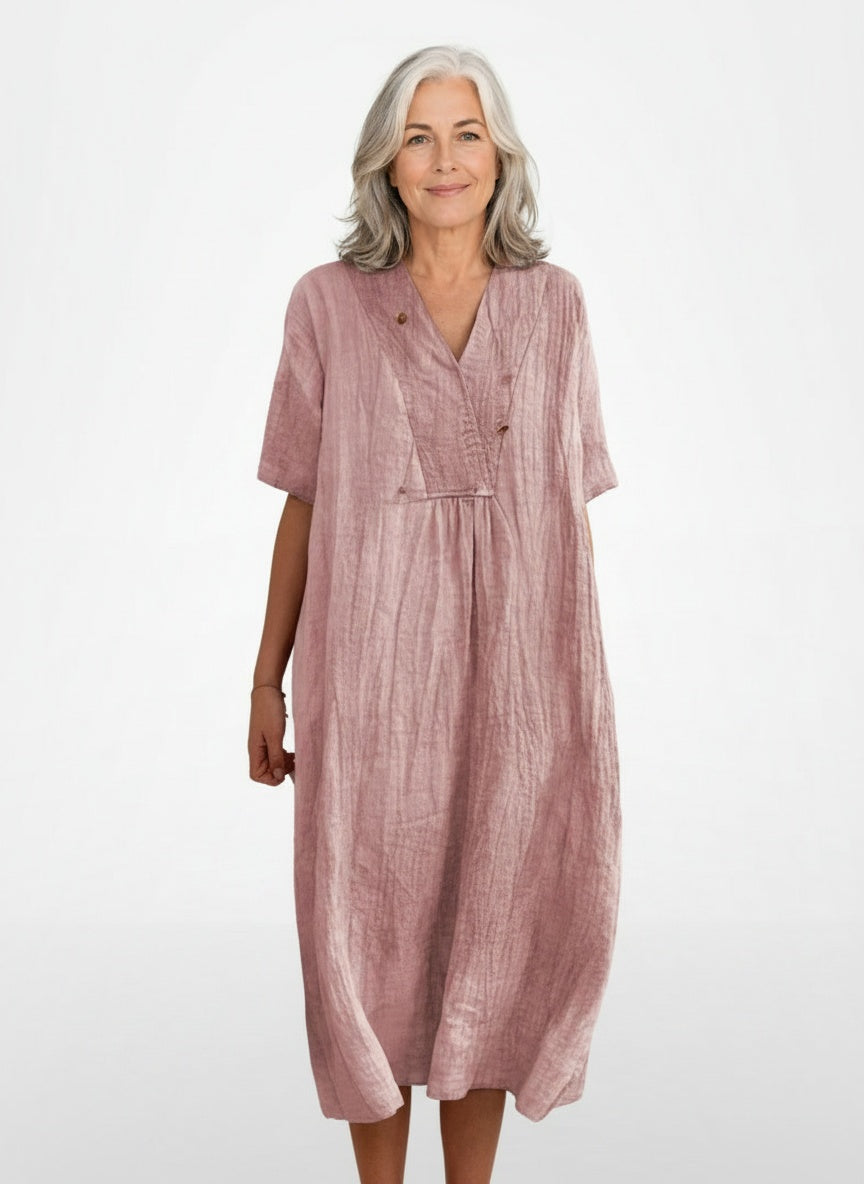 Full body view of the model wearing Linnen en katoen jurk voor dames – Natuurlijke frisheid en casual elegantie