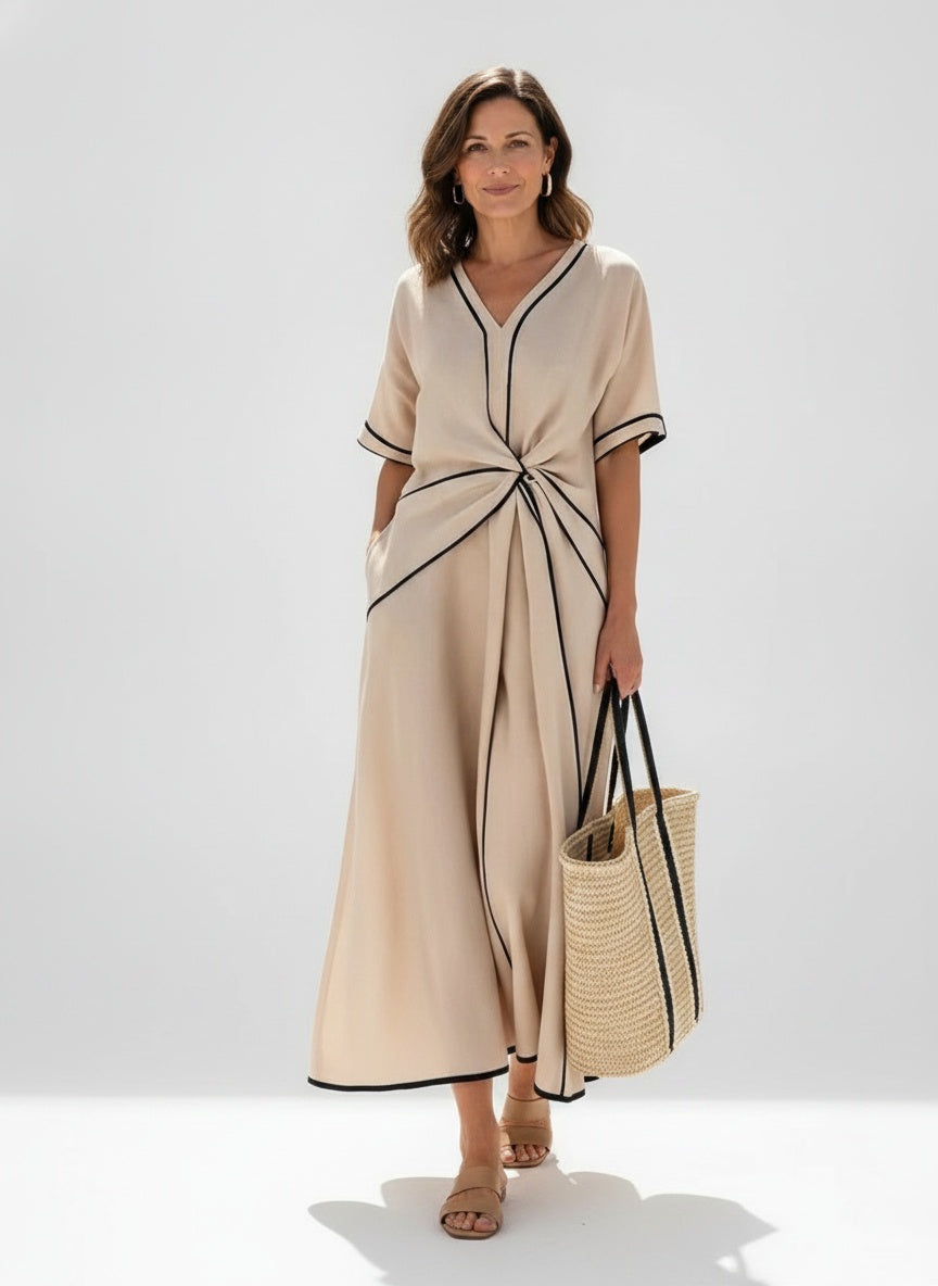 Full body view of the model wearing Elegante maxi jurk voor dames in de zomer