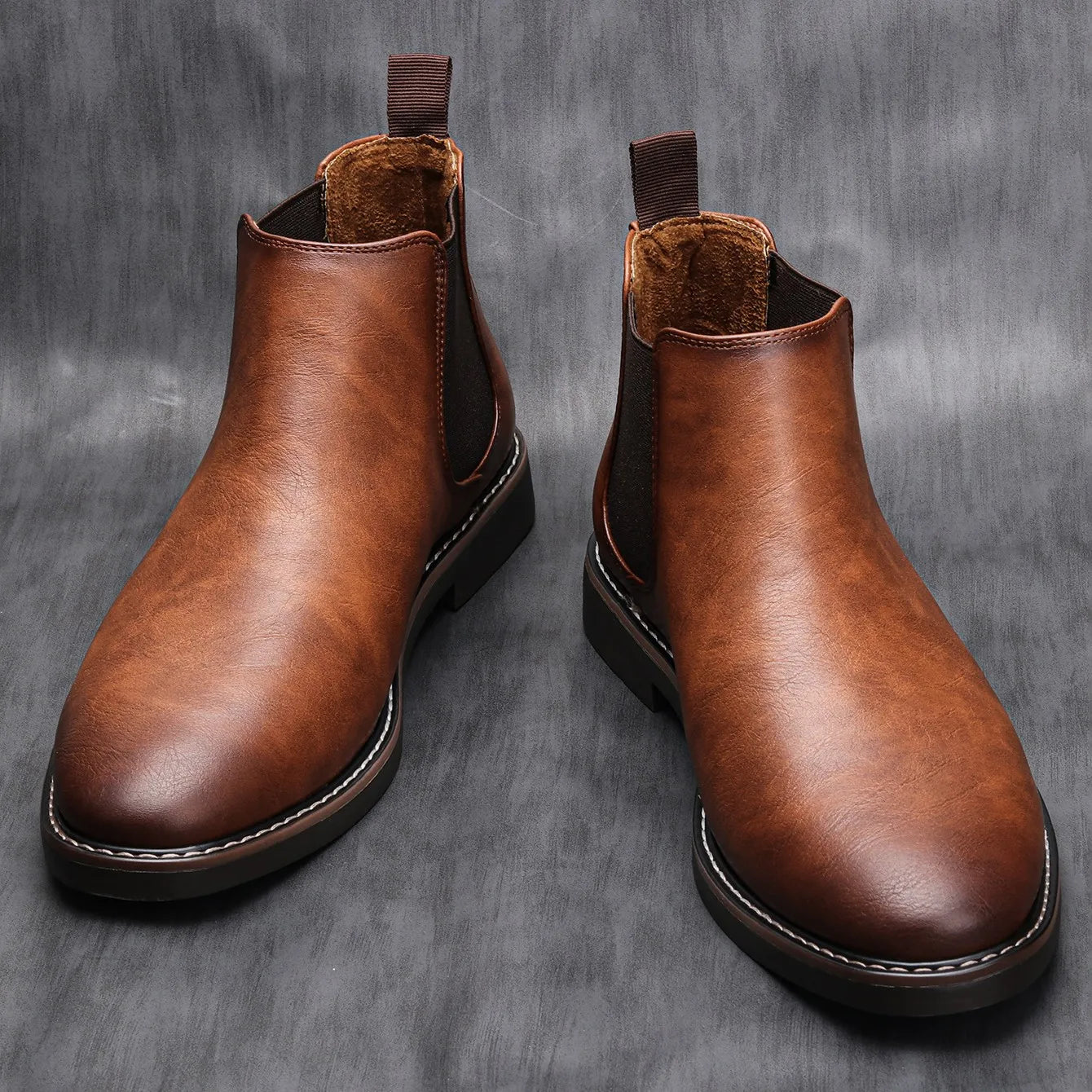 Bottines Chelsea homme en cuir sans lacets à bout rond 1