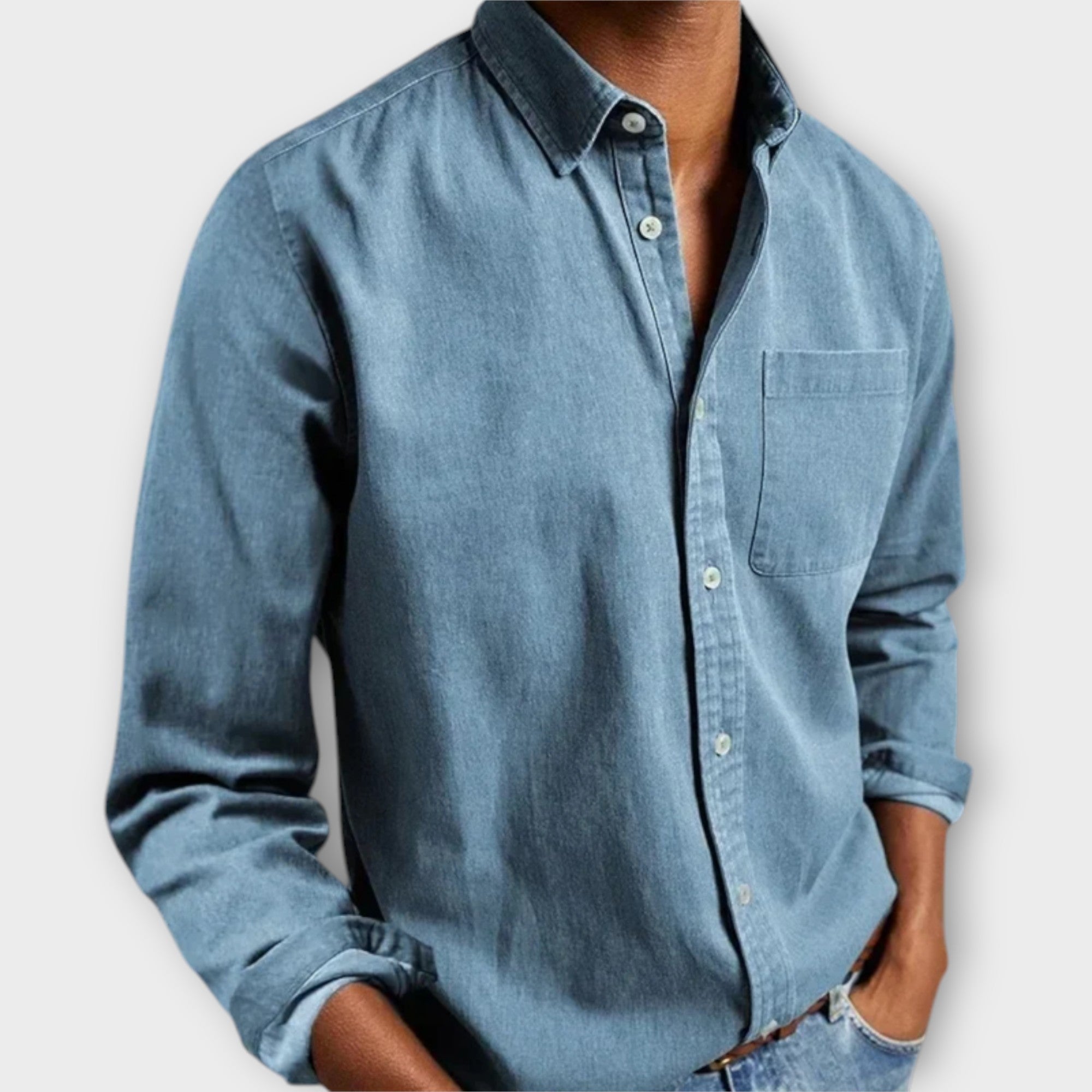 Chemise homme à col classique et poche poitrine 6