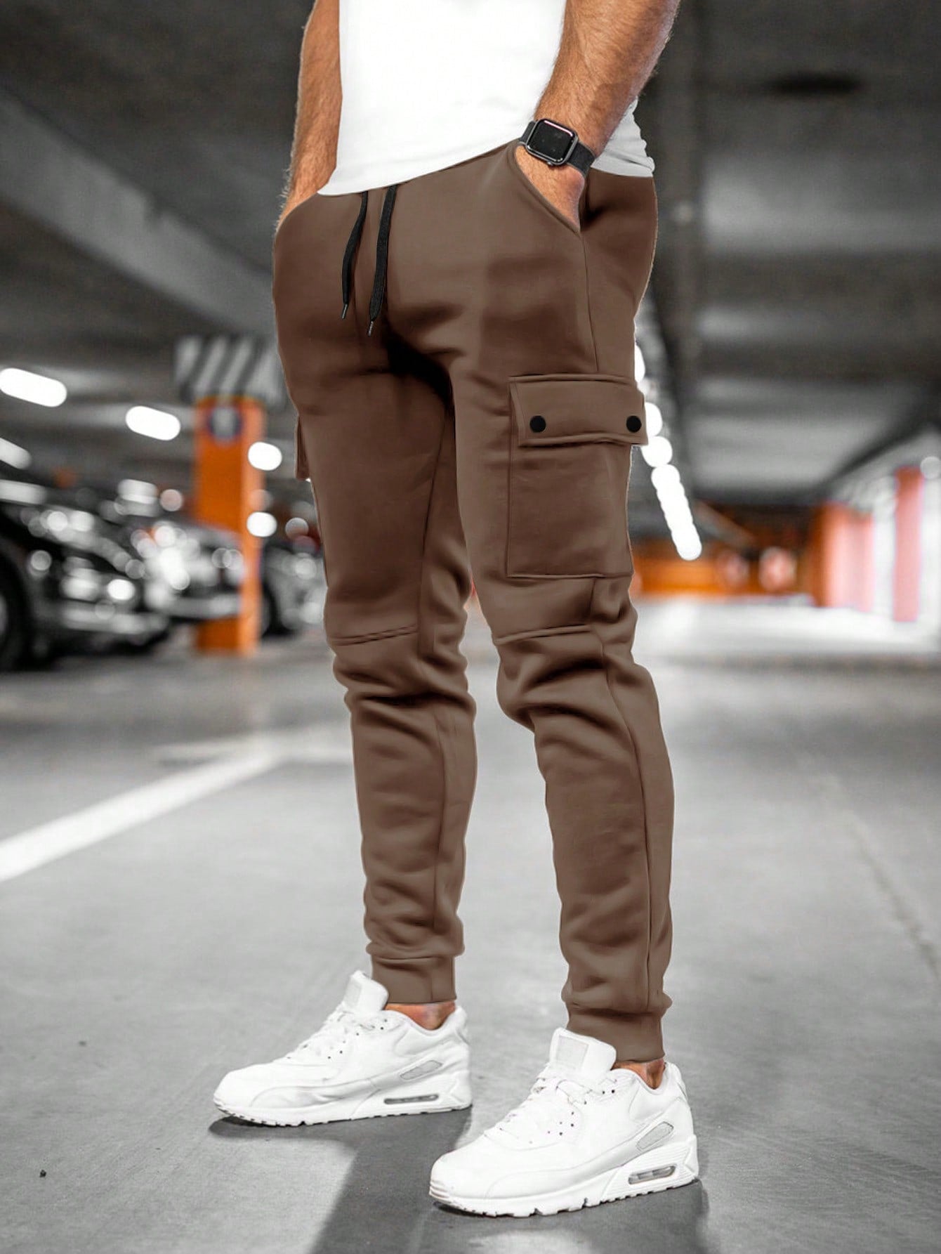 Jogging homme cargo fuselé à poches à rabat 3