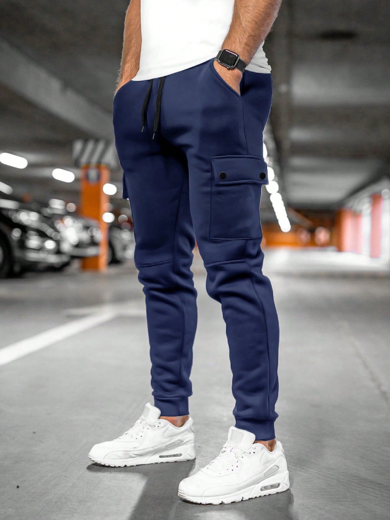 Jogging homme cargo fuselé à poches à rabat 4