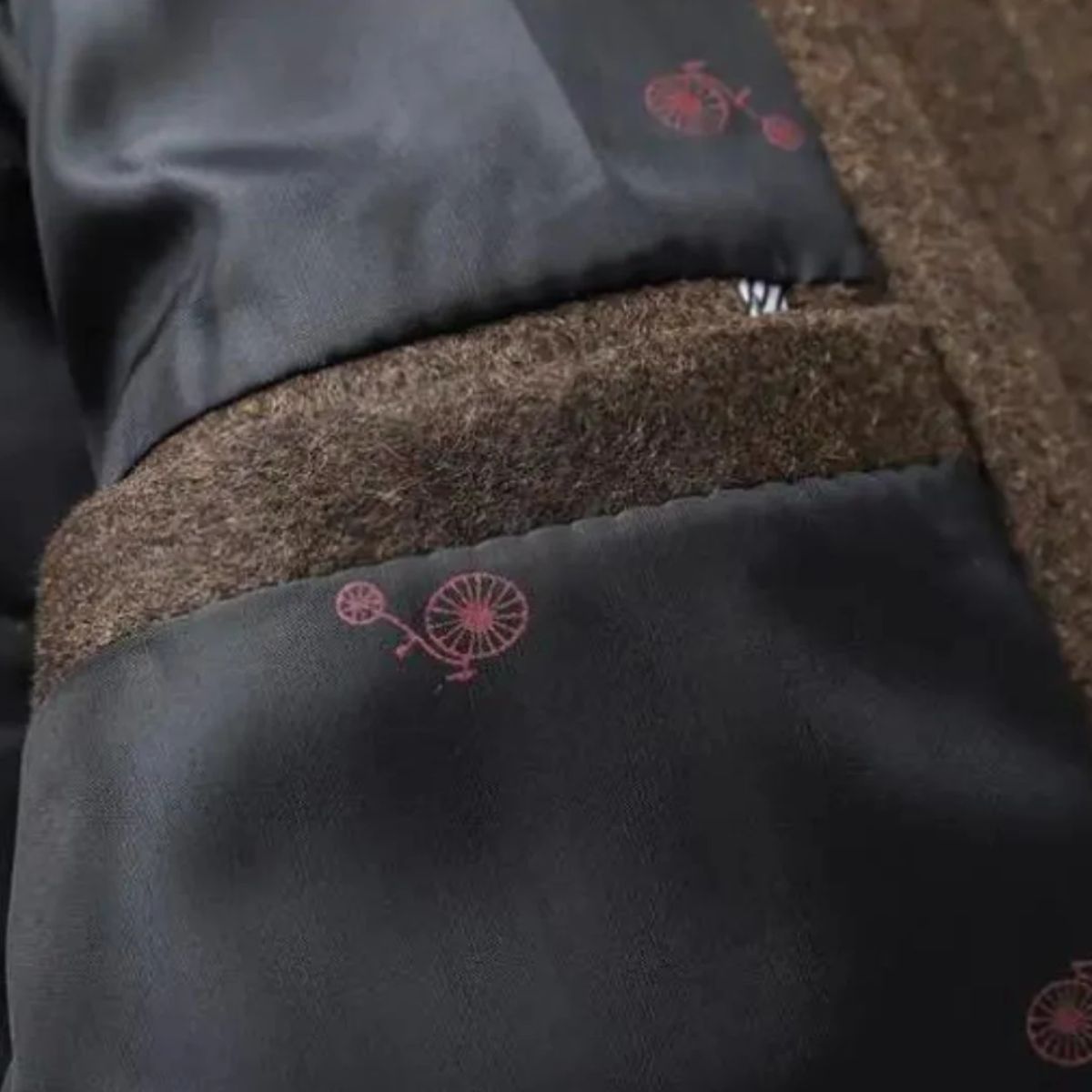 Manteau homme à col montant boutonné coupe droite 7