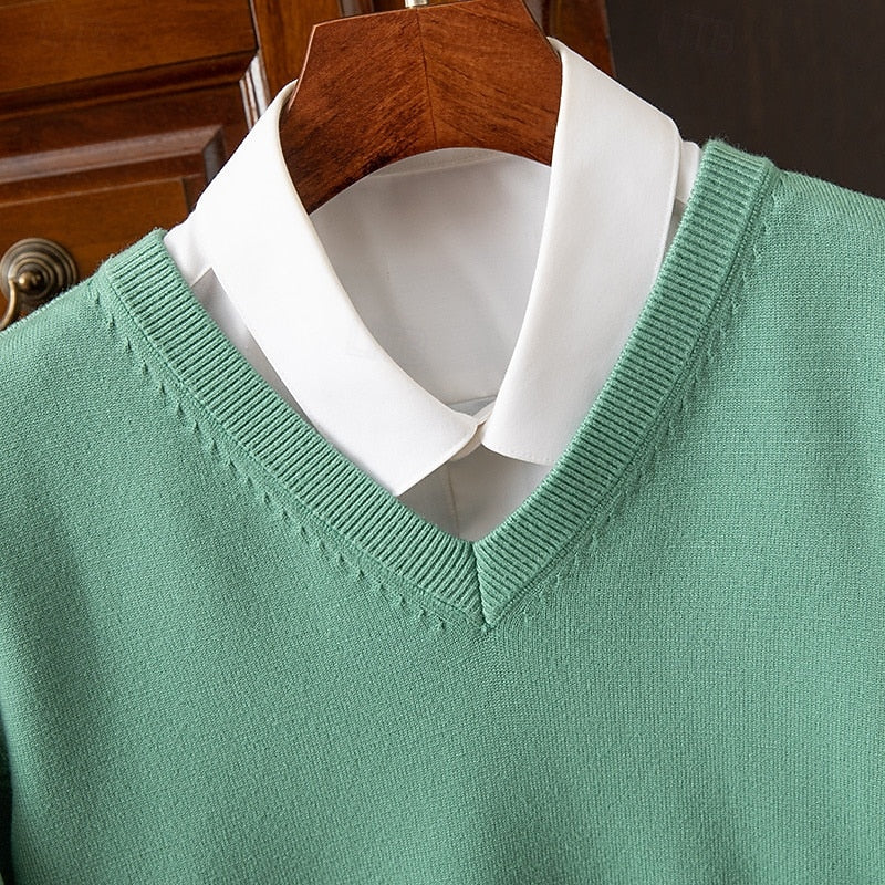 Pull col V homme en maille à manches longues 13