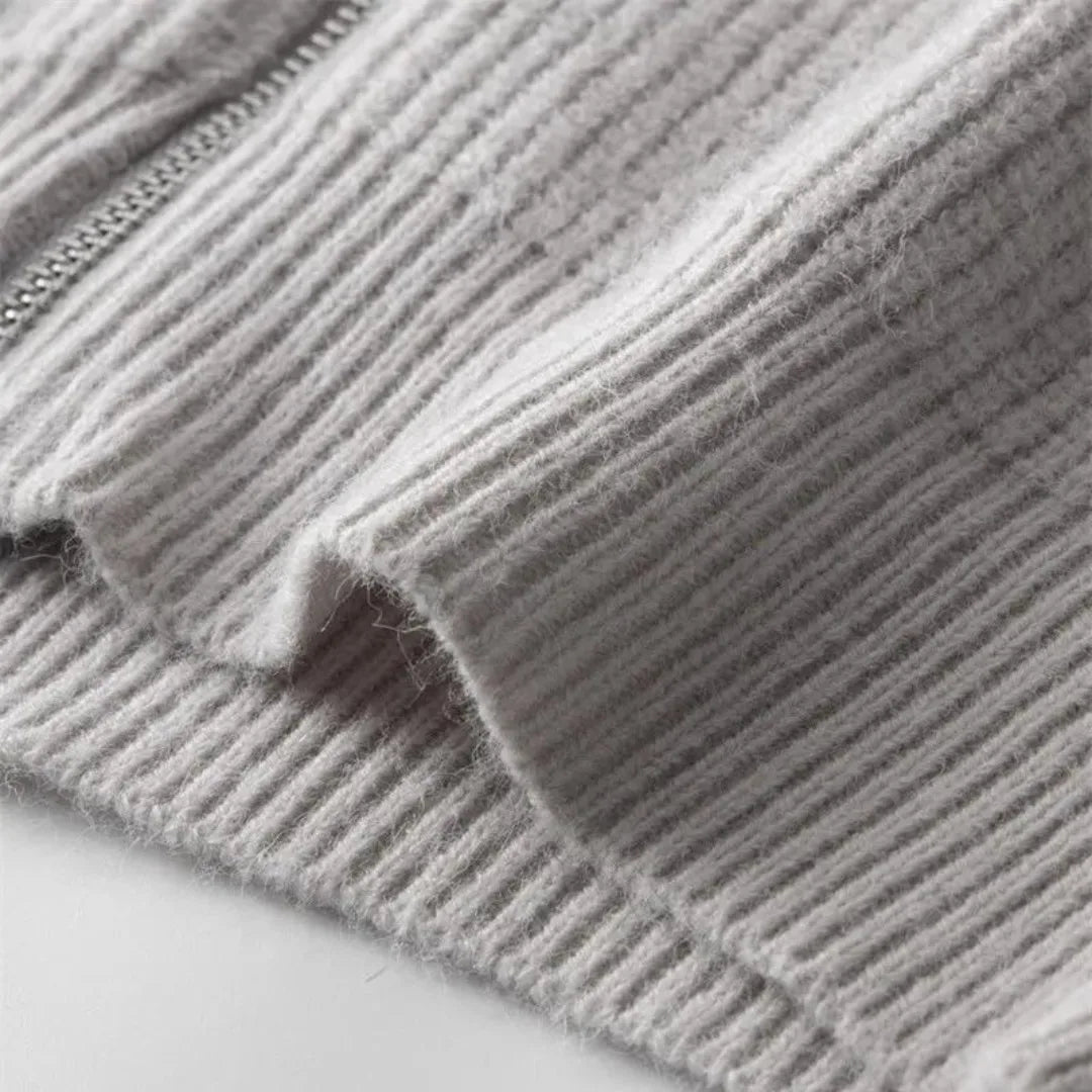 Pull homme en laine à col montant zippé maille côtelée 10