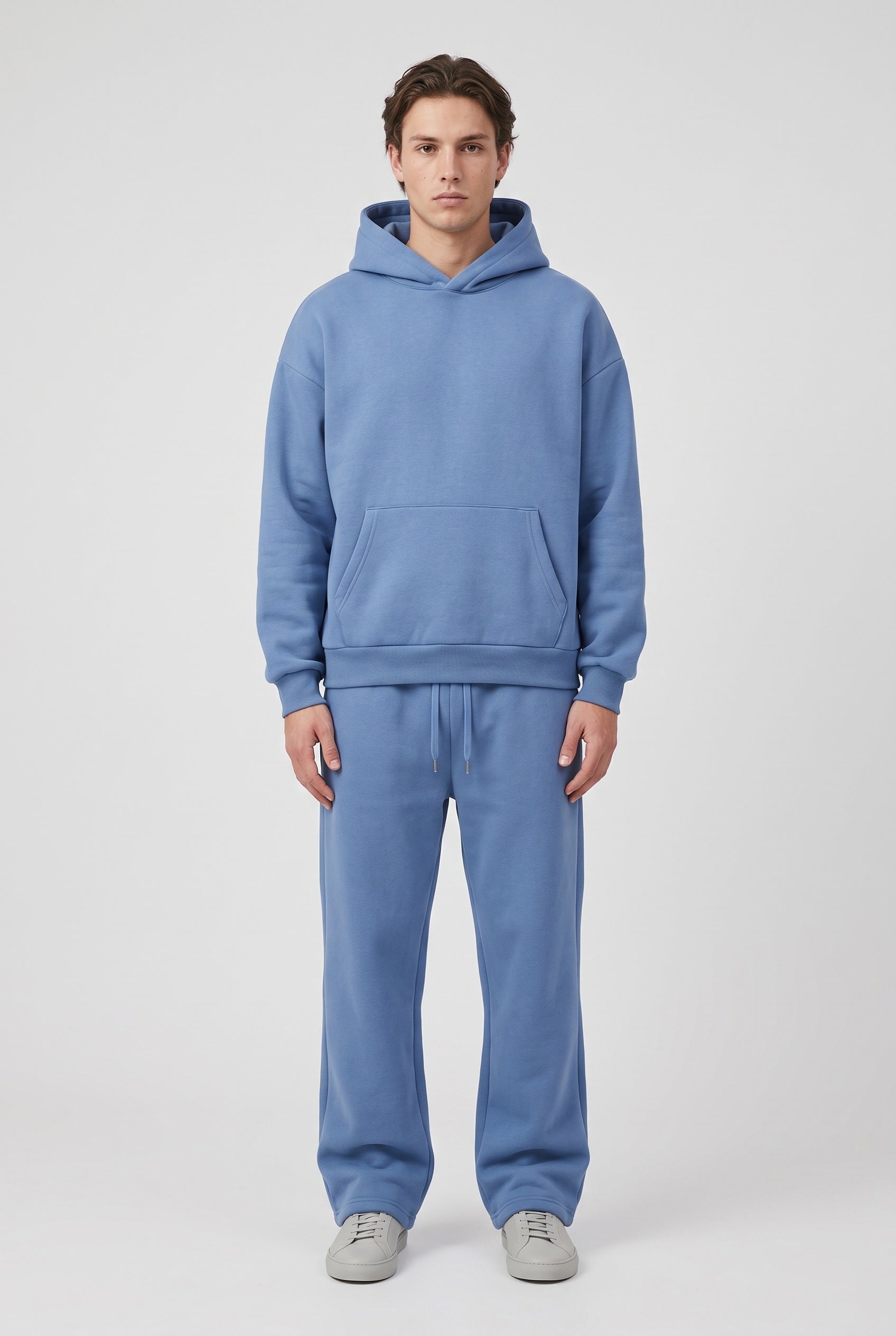 Survêtement homme à capuche oversize avec poche kangourou et jogging droit 1